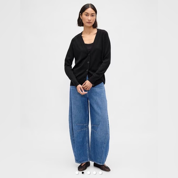 GAP Merino Boyfriend Cardigan - Picture 1 of 8